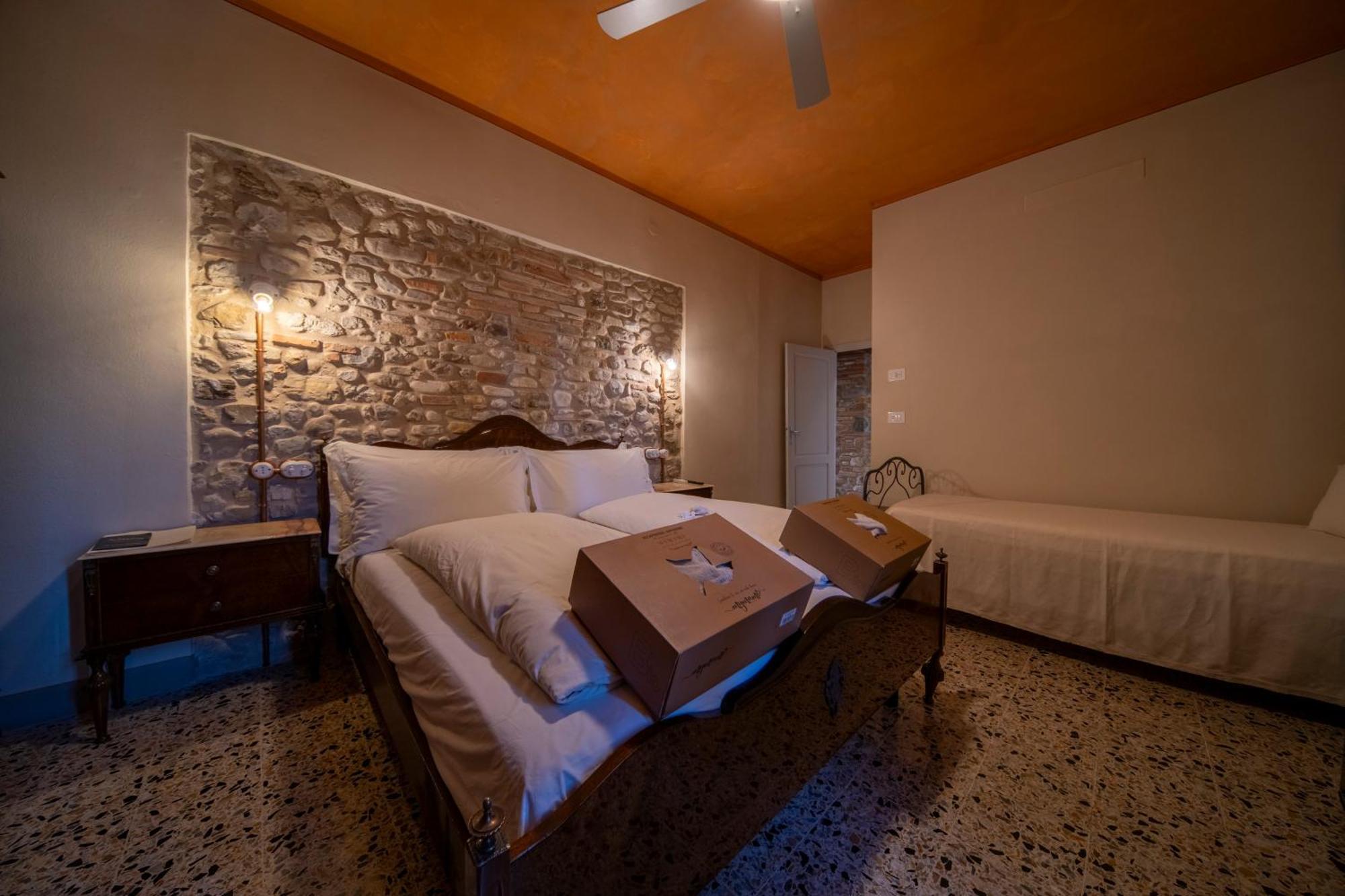 Agriturismo Podere Tovari Ангьяри Экстерьер фото