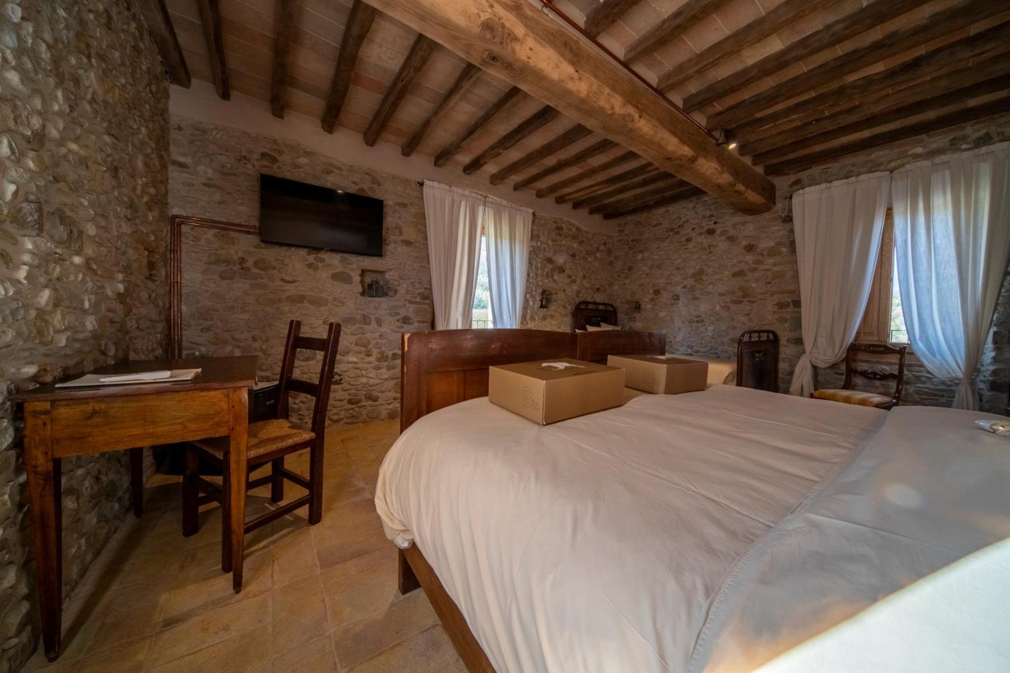 Agriturismo Podere Tovari Ангьяри Экстерьер фото