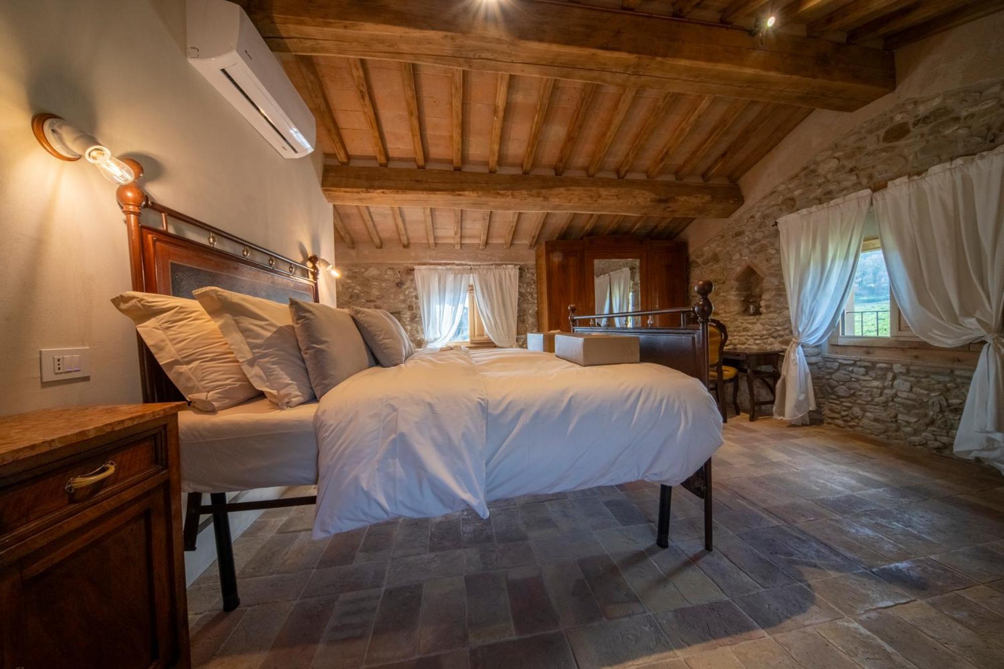 Agriturismo Podere Tovari Ангьяри Экстерьер фото