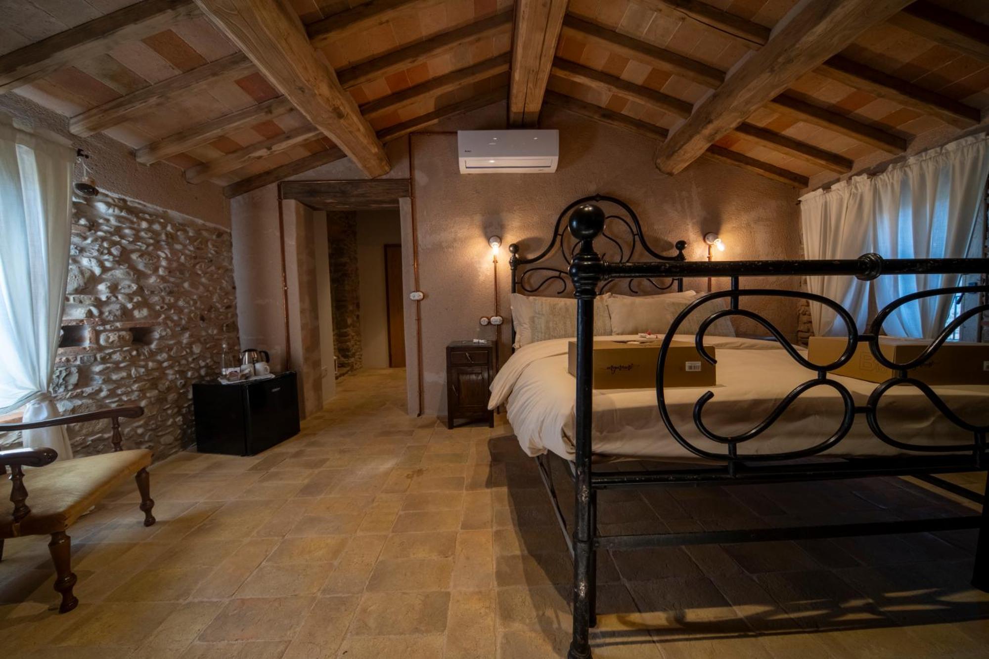Agriturismo Podere Tovari Ангьяри Экстерьер фото