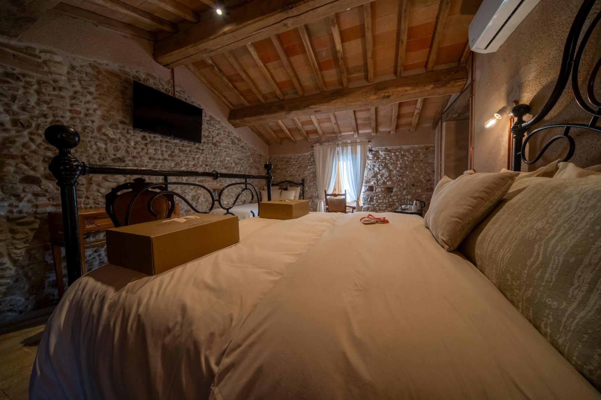 Agriturismo Podere Tovari Ангьяри Экстерьер фото