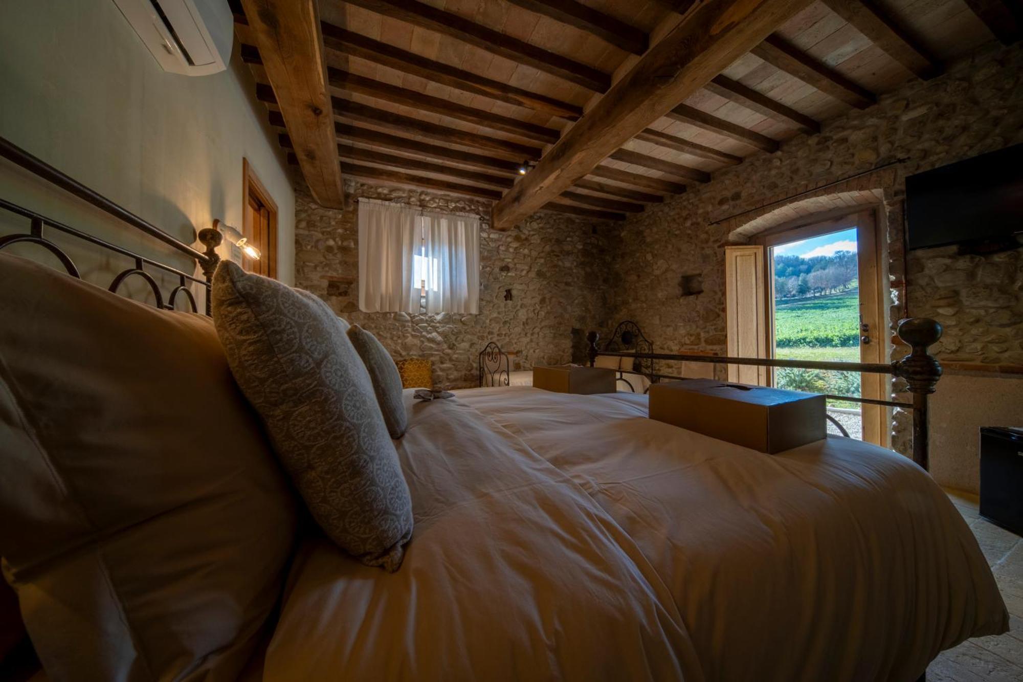 Agriturismo Podere Tovari Ангьяри Экстерьер фото