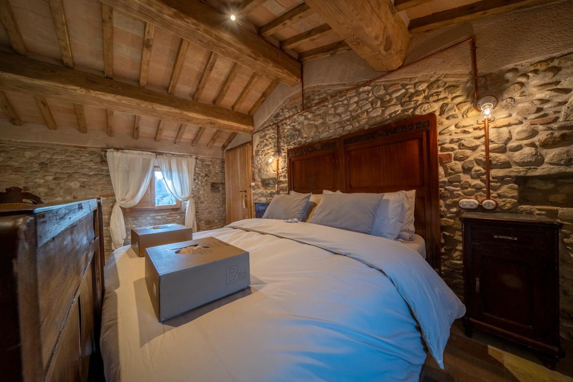 Agriturismo Podere Tovari Ангьяри Экстерьер фото